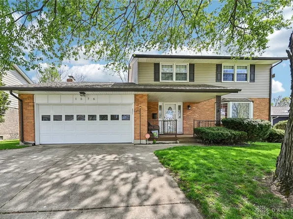 1576 Burchwood Dr, Fairborn, OH 45324