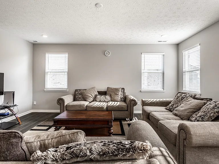 1711 Pelham Dr — Photo 32