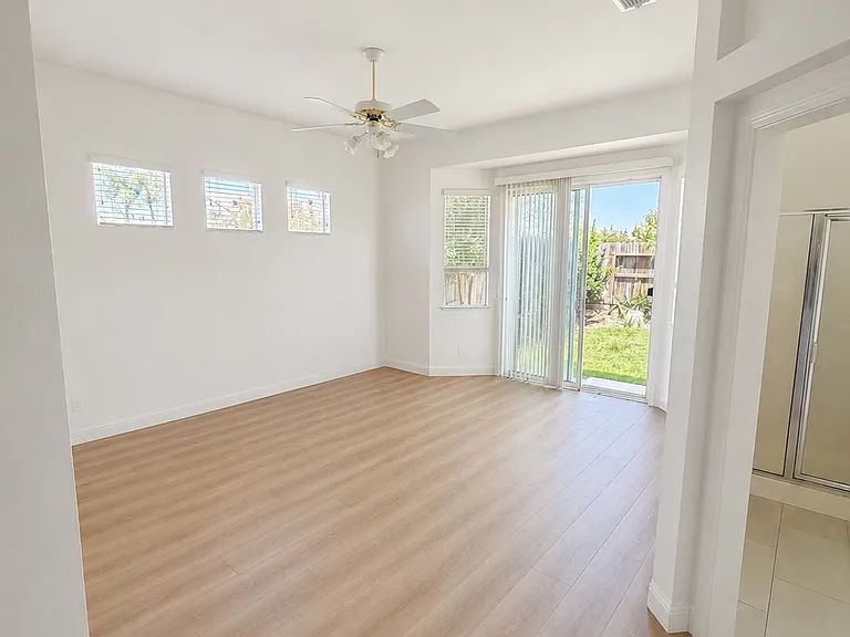 973 Piermont Ct — Photo 8