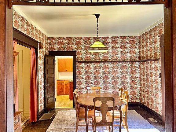 3rd image of 480 W Webster St