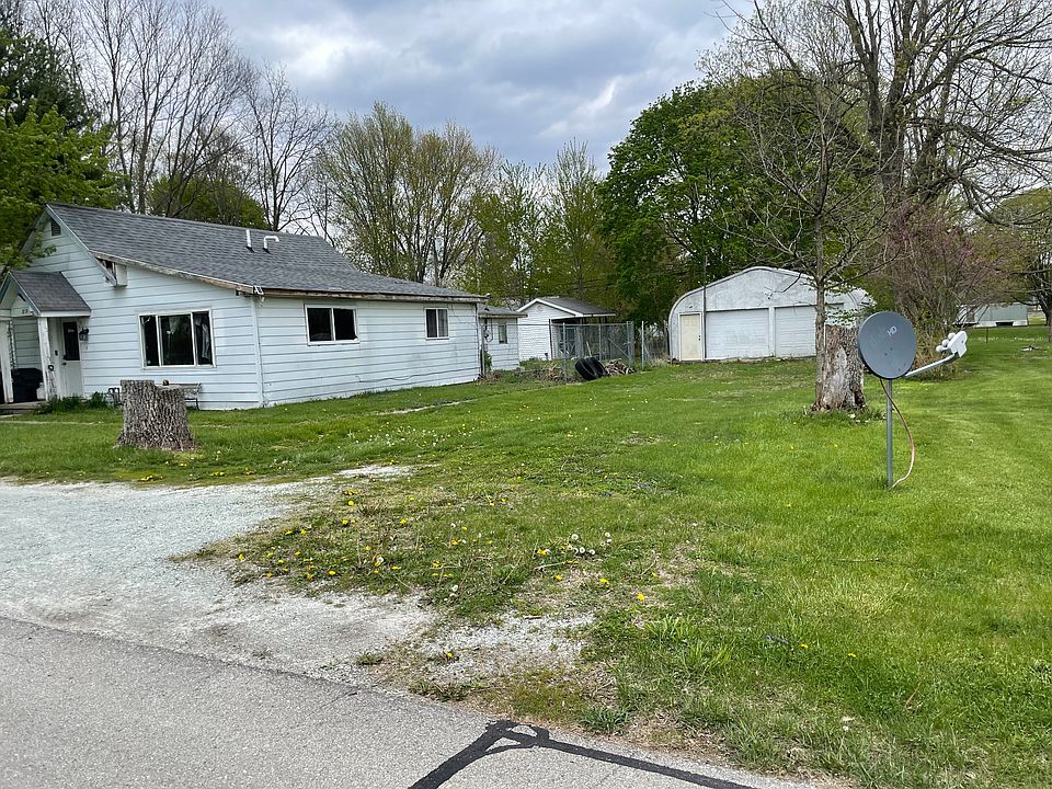 2nd image of 213 N Huston St