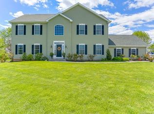 5 Applewood Rd, Cromwell, CT 06416