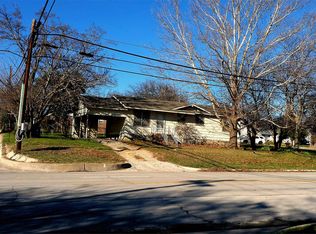 104 W Hale Ave, Decatur, TX 76234