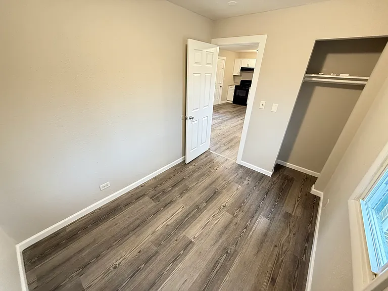 Pine Valley Apartments — Photo 9