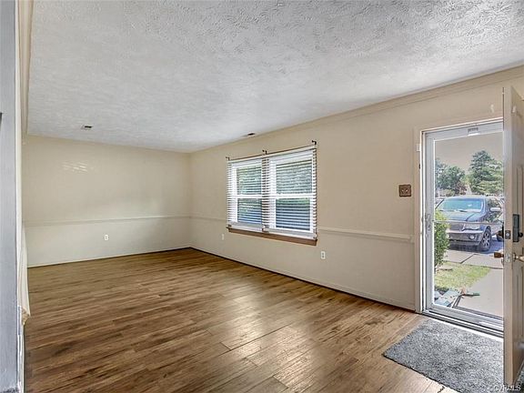 5th image of 424 Woodpost Dr #424