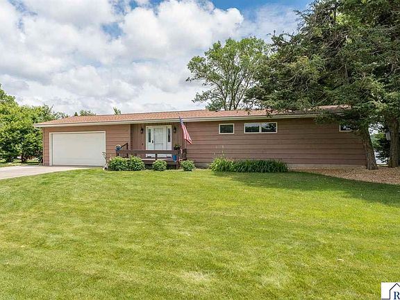 4th image of 49295 Sportsmans Ln
