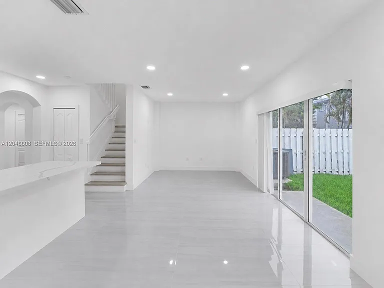 2802 SW 128th Way — Photo 10