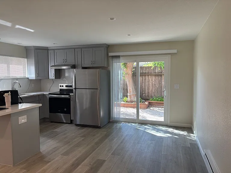 1017 Madera Ave — Photo 10