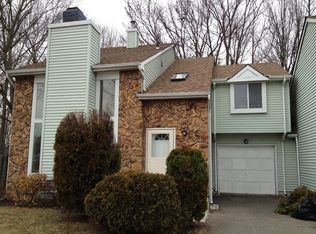 60 Jeffrey Cir, Dayton, NJ 08810