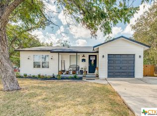 733 E Cedar St, Seguin, TX 78155