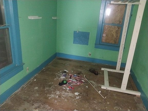 4th image of 619 E 2nd Ave