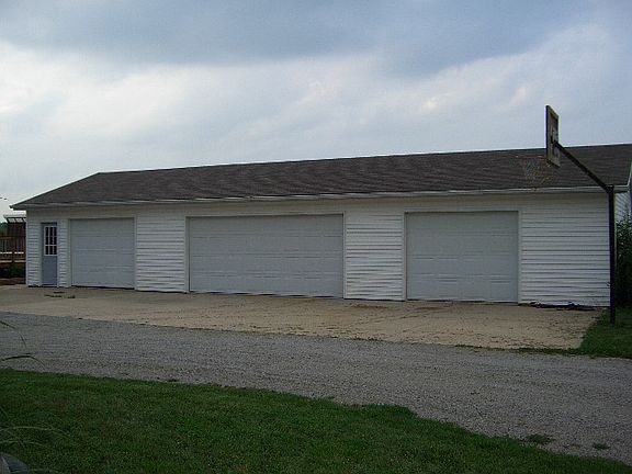 1392sqft Garage
