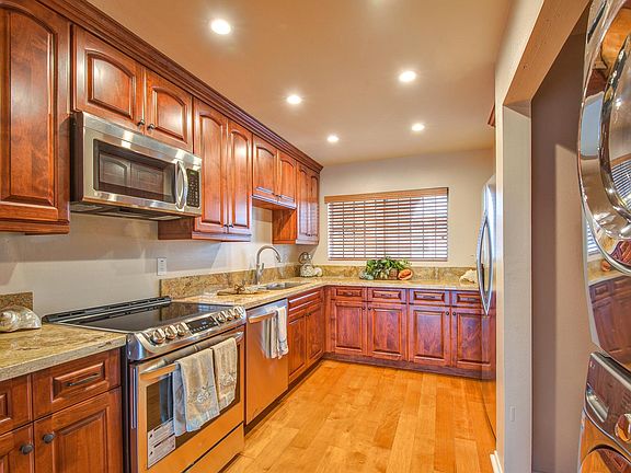 4th image of 2540 Clairemont Dr Unit 306