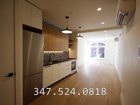 2nd image of 960 Willoughby Ave APT 1D