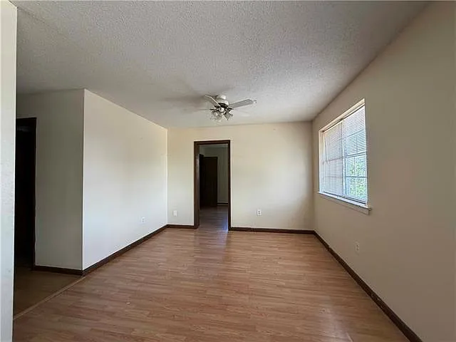 2 bed, 2.0 bath, 1003 sqft, $1,100 — Photo 4