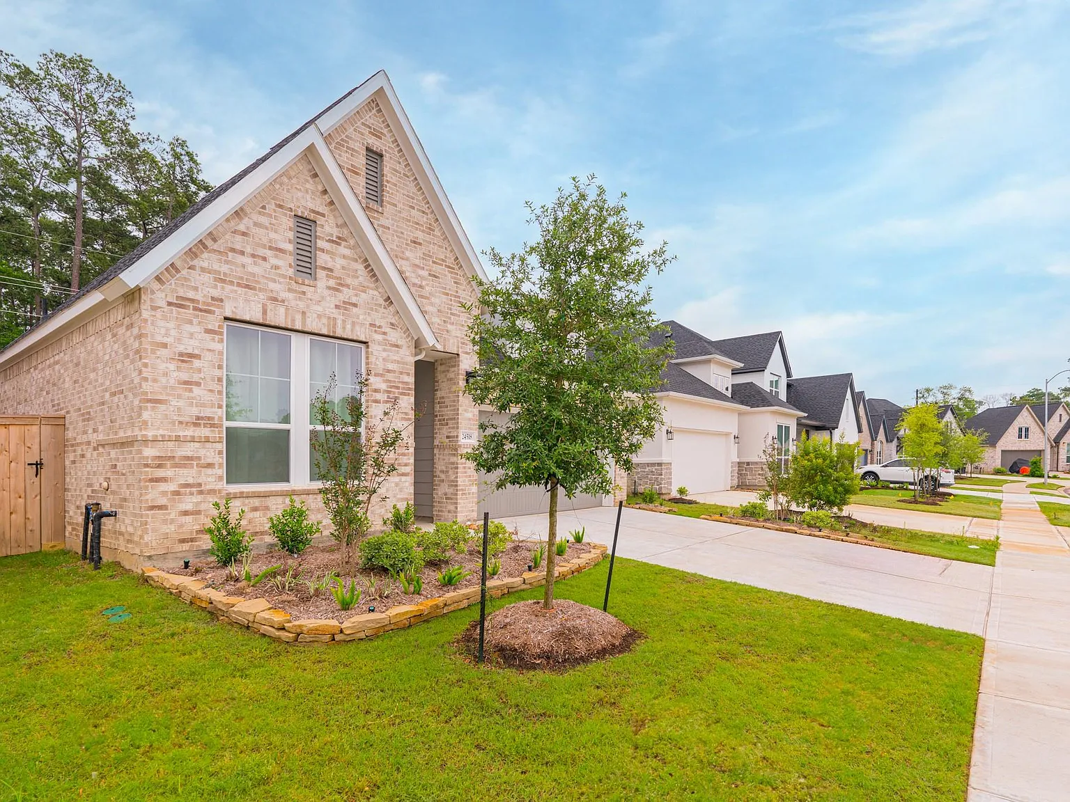 4 bed, 3.0 bath, 2128 sqft, $2,950 — Photo 4