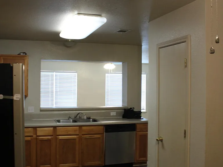415 E 4th Ave #D — Photo 28
