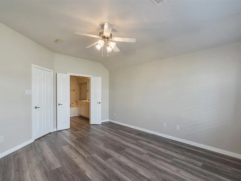 5109 Keating St — Photo 9