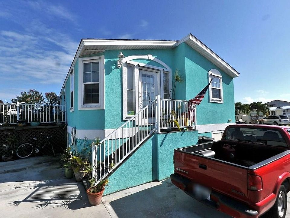 1st image of 26 Nettles Blvd