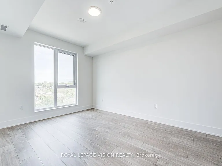 858 Dupont St #716 — Photo 11