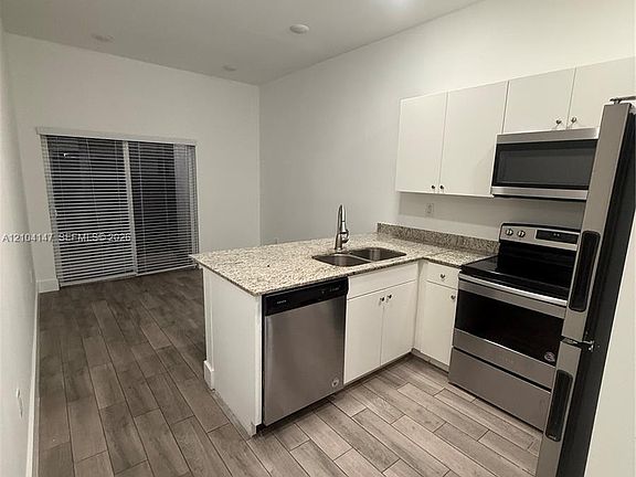 3rd image of 486 E 30th St #202