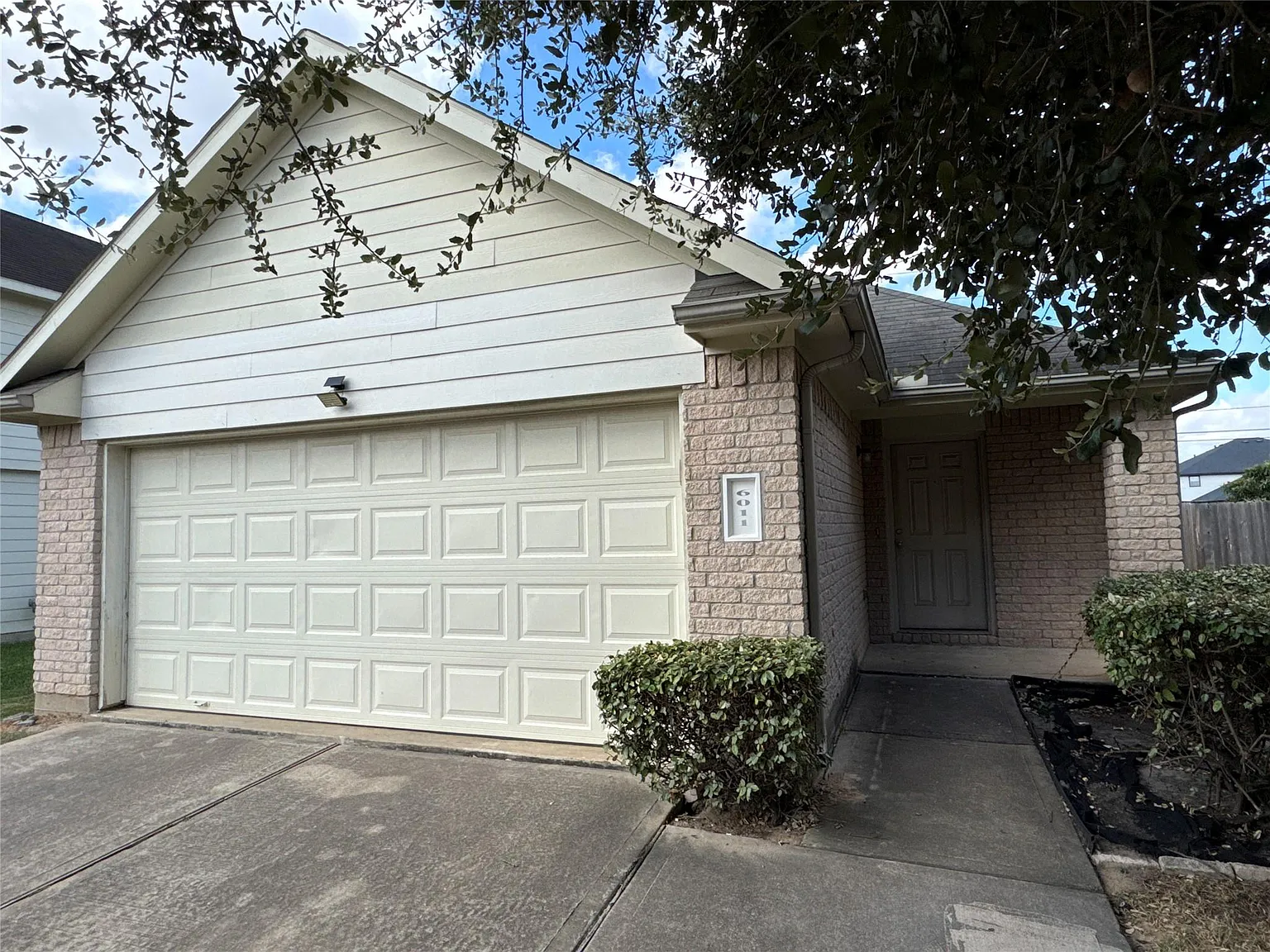 3 bed, 2.0 bath, 1412 sqft, $1,900 — Photo 4