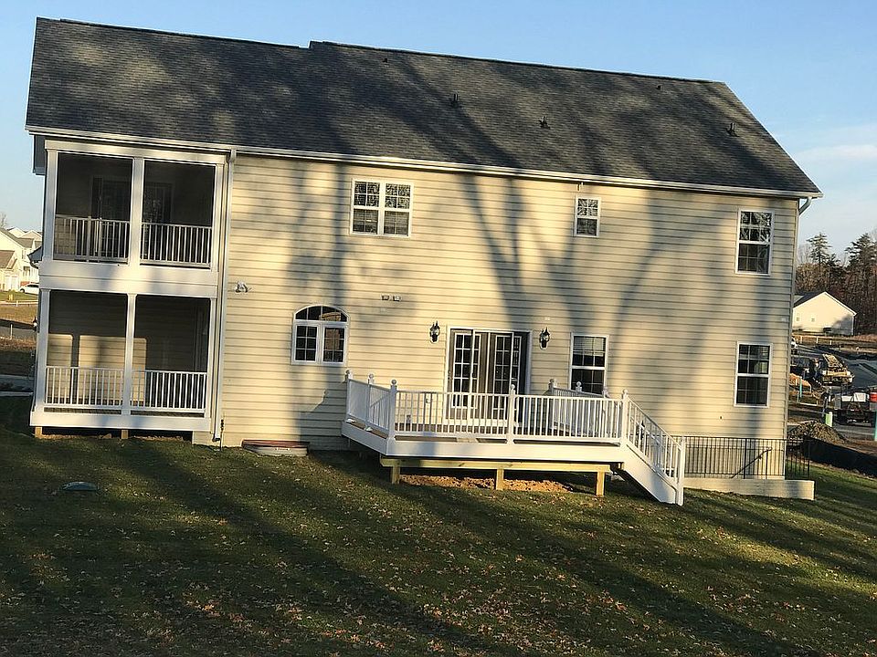 2nd image of 43502 Greg St