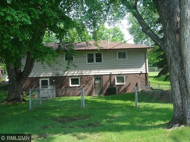 2nd image of 1120 10th St E