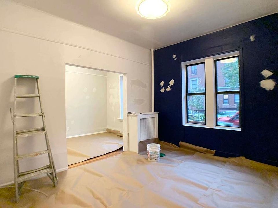 1st image of 259 Parkside Ave #1