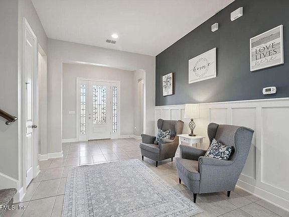 4th image of 136 ARELLA Way