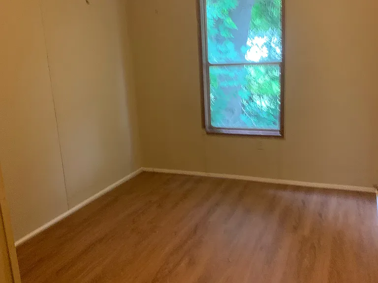 115 Anthony Dr — Photo 8