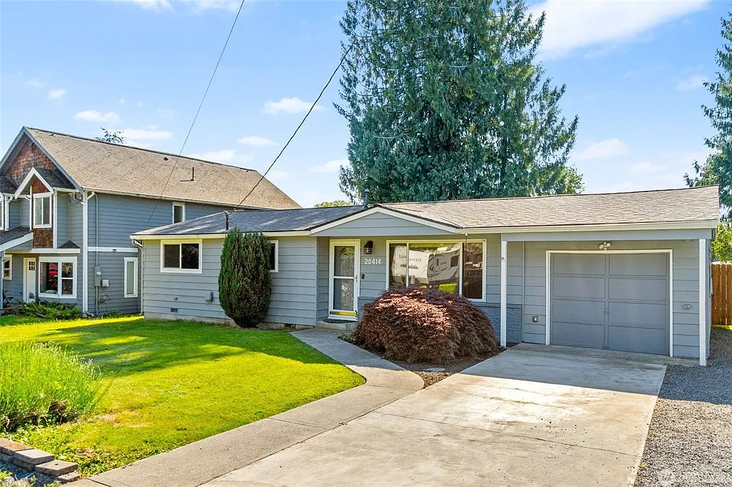 3 bed, 1056 sqft, $2,950 — Photo 2