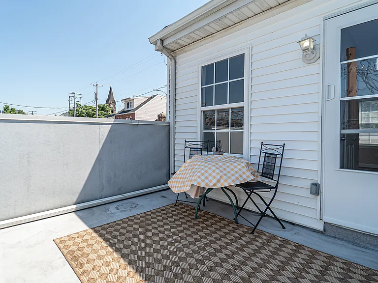230 S Durham St — Photo 11