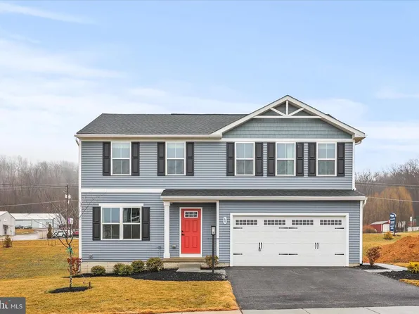 69 Summerfield Dr #M4b8wk, Hanover, PA 17331