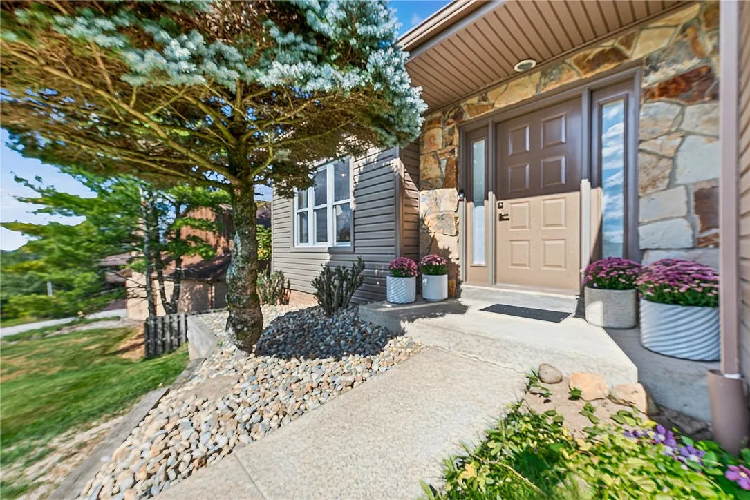 150 Regal Ct photo 1