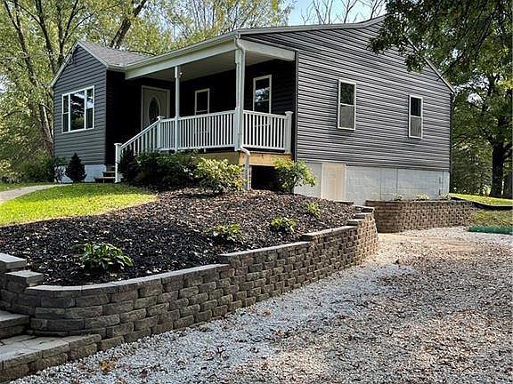 2nd image of 2940 Lovers Ln