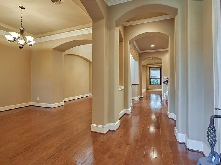 101 E Silverwood Ranch Est — Photo 2