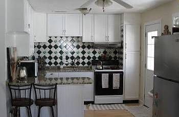 2nd image of 1569 Cowand Ave