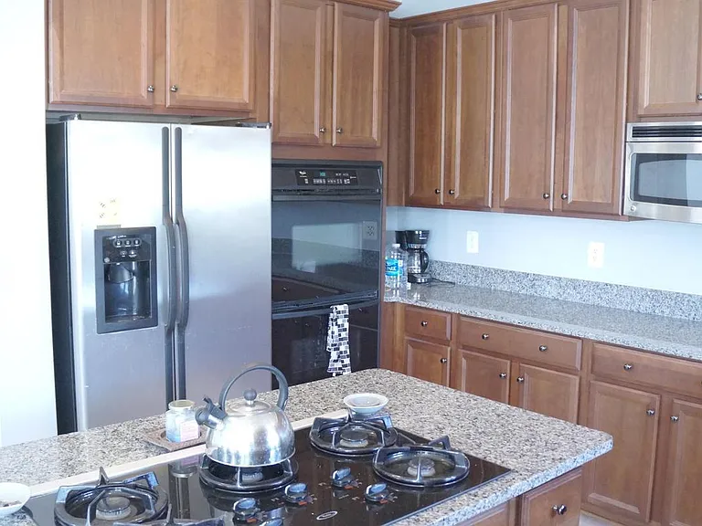 4153 Philena St — Photo 17