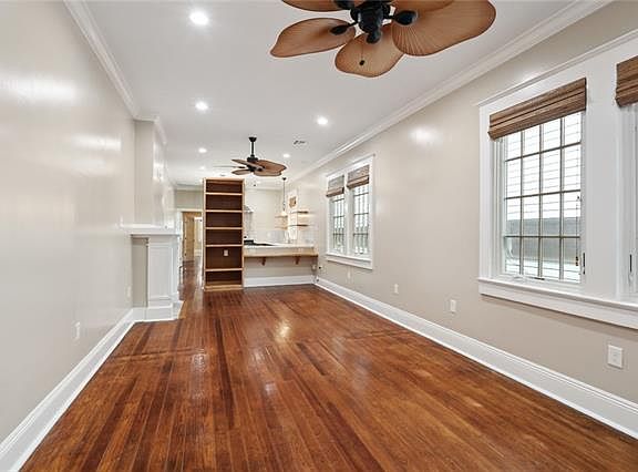 3rd image of 4913 Laurel St