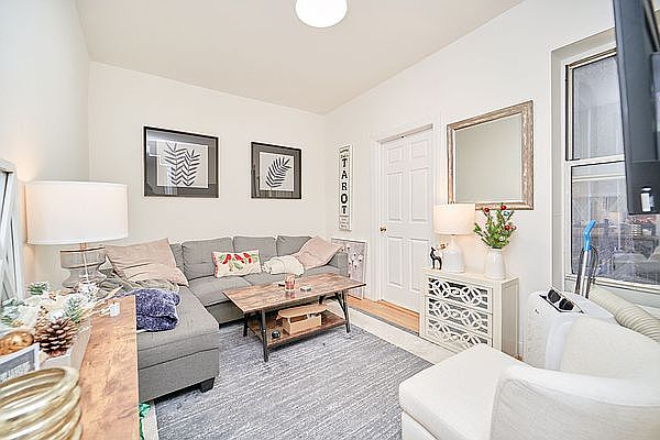 1st image of 309 E 5th St APT 3