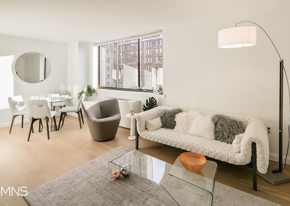 1st image of 250 W 19th St APT 9L