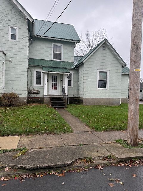 1st image of 210 W 1st St #2