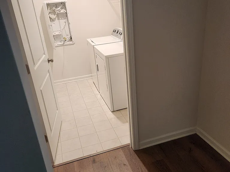 257 Cassingham Ln — Photo 4