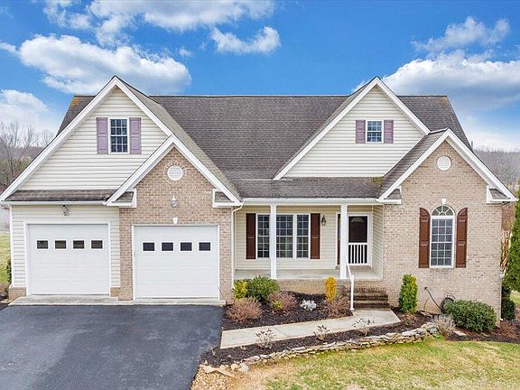 2nd image of 275 Chestnut Creek Dr