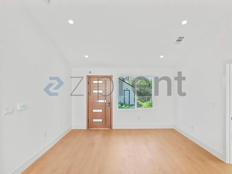 374 S 21st St #2 — Photo 7