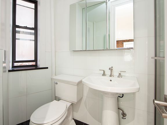 4th image of 106 W 13th St APT 2