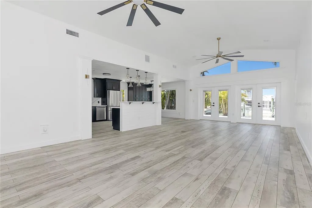 2 bed, 2.0 bath, 1532 sqft, $3,995 — Photo 4