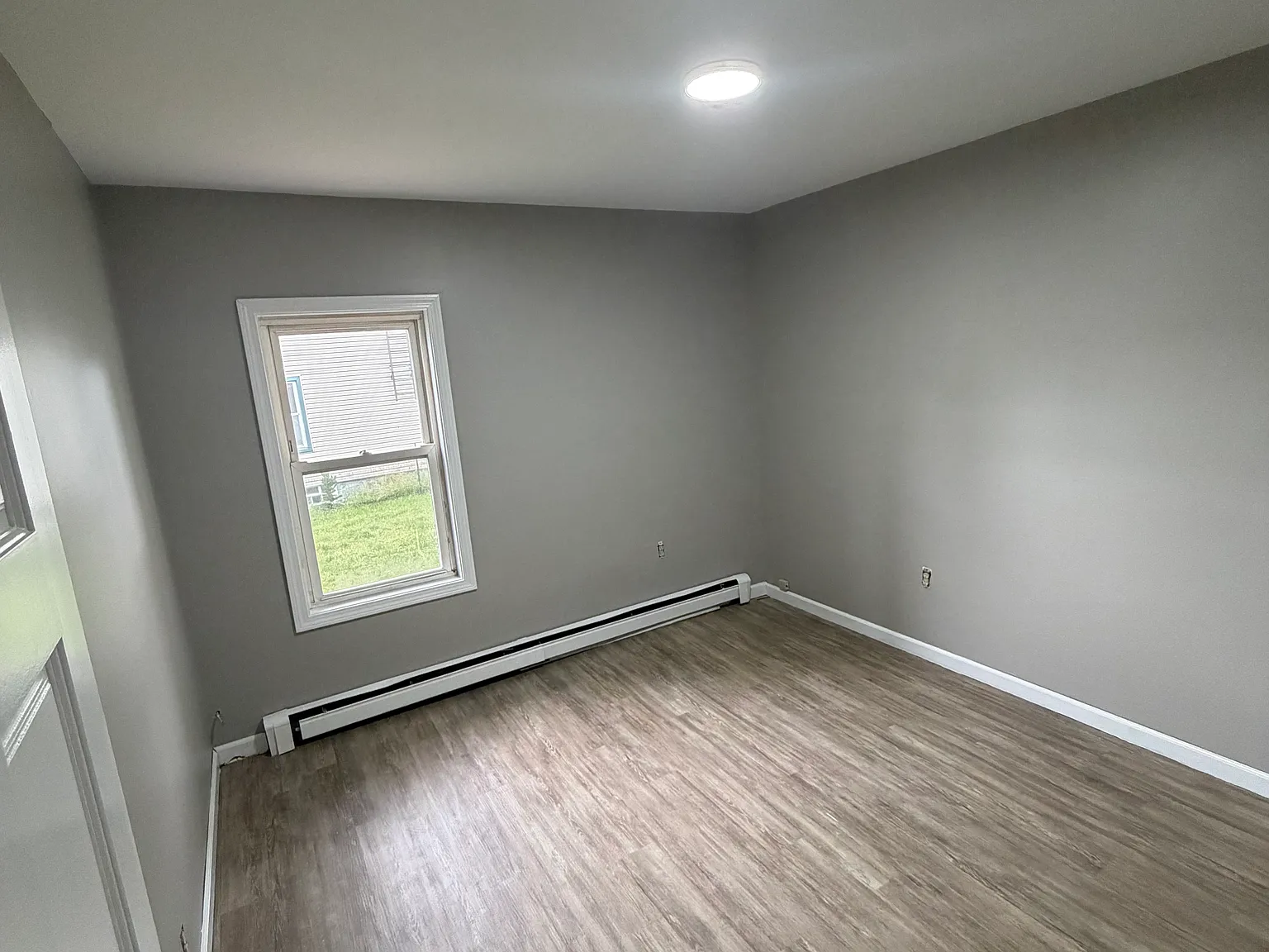 3 bed, 1315 sqft, $2,200 — Photo 2