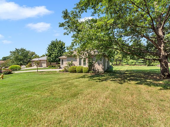 4th image of 3901 E Villa Way